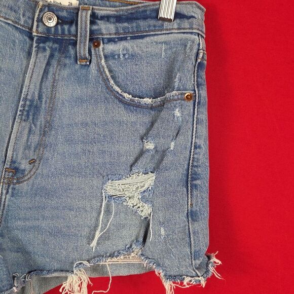 ABERCROMBIE & FITCH High Rise Mom Shorts Curve Love Distressed Womens‎ Size 28/6 - Picture 3 of 7